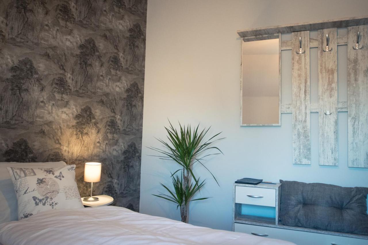 Hotel Crasborn Thorn Extérieur photo
